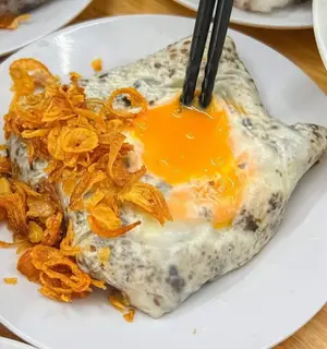 Hình ảnh Bánh cuốn trứng chín nhân thịt - mộc nhĩ
