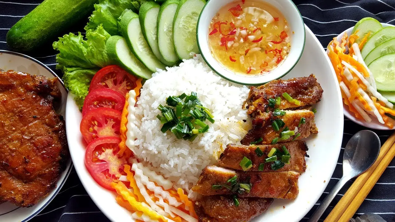 Hình ảnh Cơm sườn nướng
