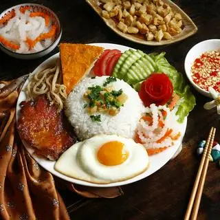 Hình ảnh Cơm sườn cọng nướng đặc biệt