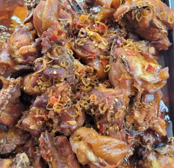 Hình ảnh Cơm gà kho sả