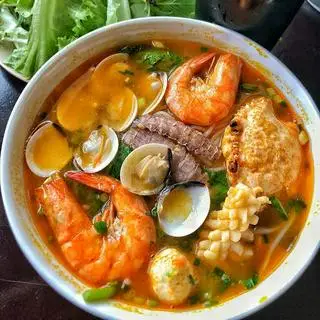 Hình ảnh Bún thái hải sản đầy đủ