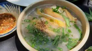 Hình ảnh Cháo cặp cánh  kèm rau
