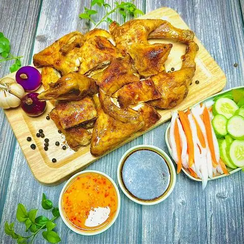 Hình ảnh Thu Trâm - Vịt Quay, Gà Quay & Ba Chỉ Xá Xíu - CT8 Trần Điền
