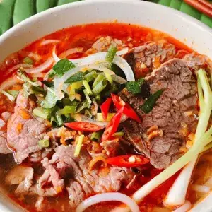 Hình ảnh Combo bún bò tái nạm - nước sâm
