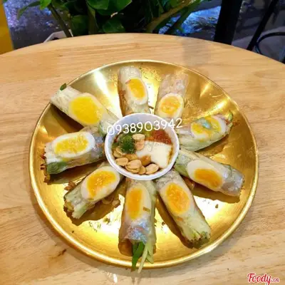 Hình ảnh Bánh tráng cuốn trứng hồng đào