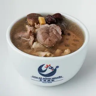 Hình ảnh Củ Sen Táo Đỏ Tiềm Bắp Heo Chân Gà