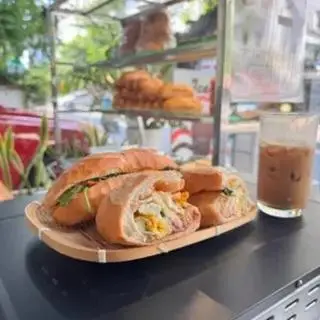 Hình ảnh Bánh mì ốp la chà bông