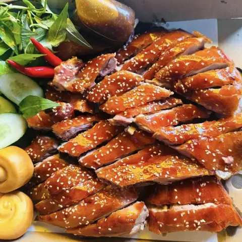 Hình ảnh Vịt Quay - Heo Quay Da Giòn Thiên Phú - Nguyễn Văn Tăng