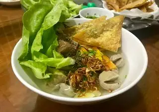Hình ảnh Hủ tiếu hoành thánh - bò viên