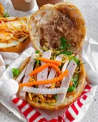 Hình ảnh Bánh mì  xá xíu