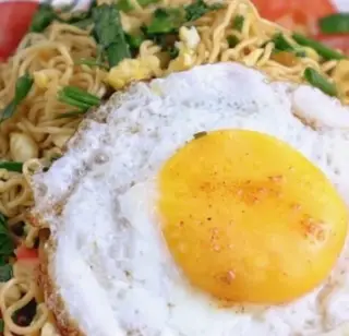 Hình ảnh Mì xào trứng