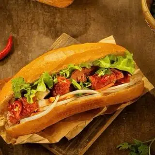 Hình ảnh Bánh mì heo quay đặc biệt