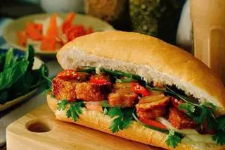 Hình ảnh Bánh mì heo quay