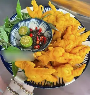 Hình ảnh Chân gà ủ muối + kèm nước chấm thần thánh