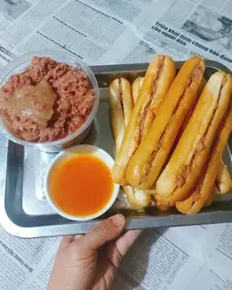 Hình ảnh Bánh mì cay pate ruốc