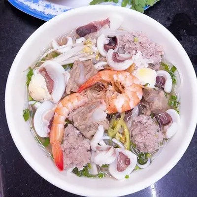 Hình ảnh Hủ tiếu mực đặc biệt có sườn