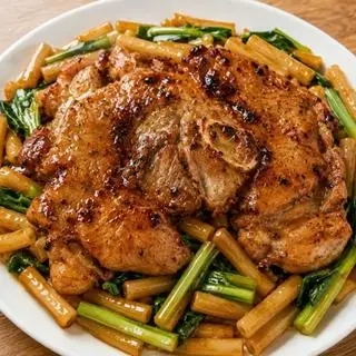 Hình ảnh Nui xào sườn chiên