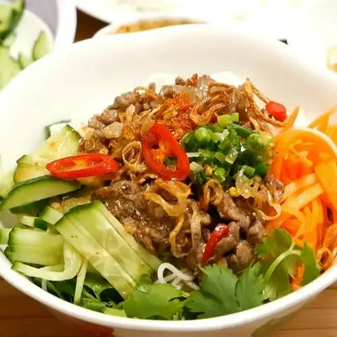 Hình ảnh Cô Ba Bún Nước Tương - Trần Văn Mười