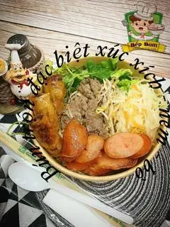 Hình ảnh Bún Trộn Đặc Biệt Xúc Xích - Nem - Bò