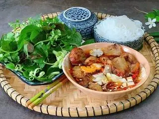 Hình ảnh Mua Bún Chả Đặc Biệt + Nem Cua Tặng Trà tắc