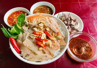 Hình ảnh Bún mắm nêm thịt luộc , tai heo