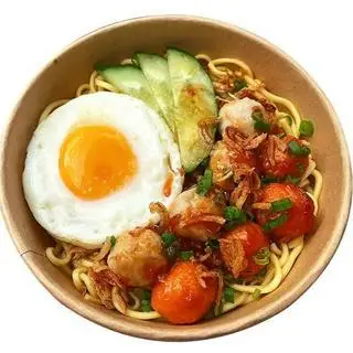 Hình ảnh Mì trộn cá viên sốt Thái - trà đào xí mụi