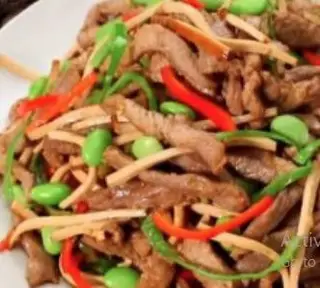 Hình ảnh Cơm bò xào ngó sen