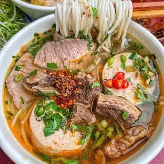 Hình ảnh Bún bò thập cẩm