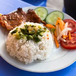 Hình ảnh Cơm sườn - nem nướng