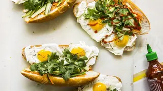 Hình ảnh Bánh mì ốp la - 2 trứng