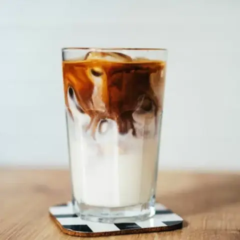 Hình ảnh Trà Sữa Bóng Đèn - Võ Văn Vân