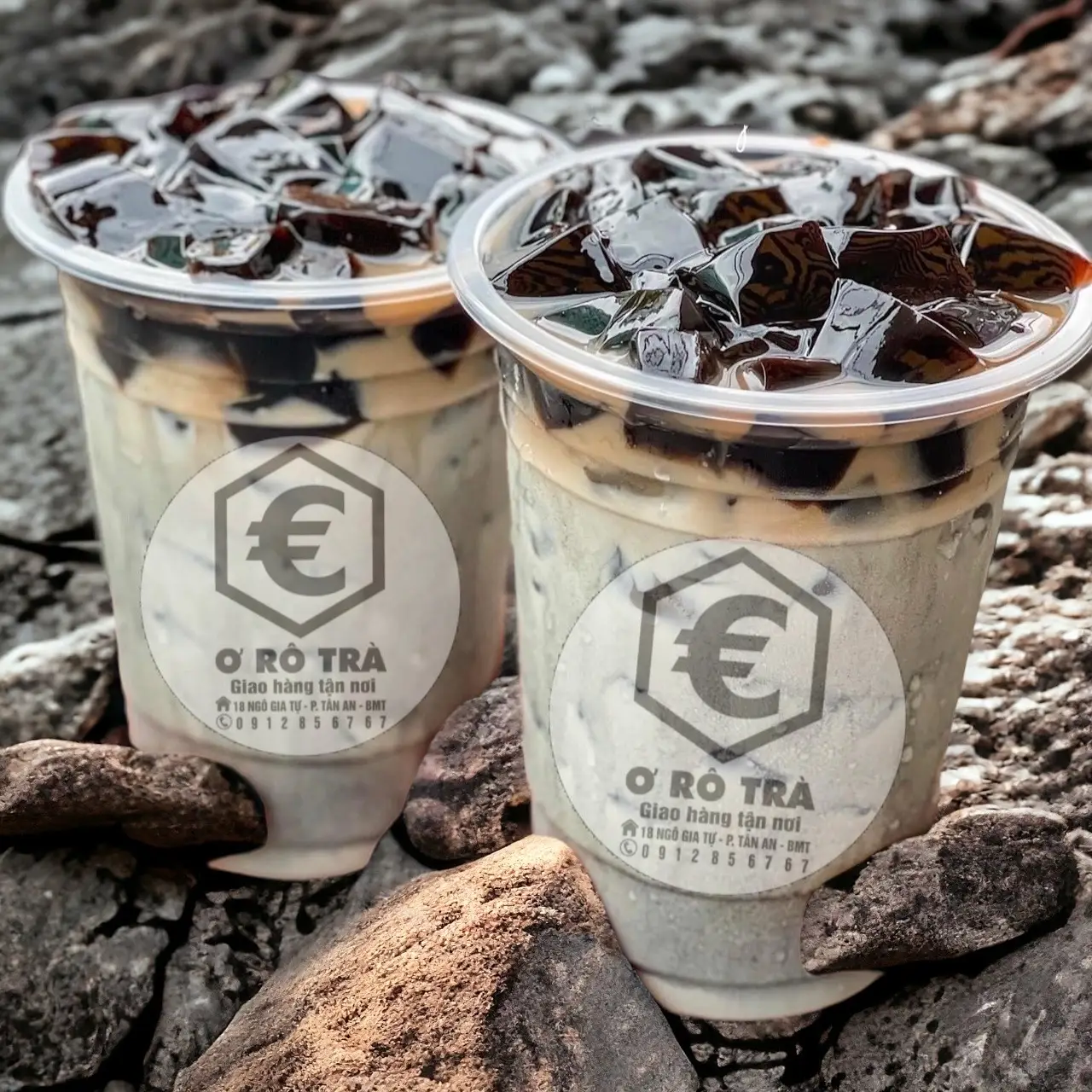 Hình ảnh Trà sữa than tre sương sáo