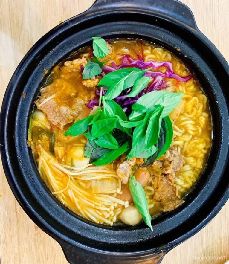 Hình ảnh Mì cay sườn sụn