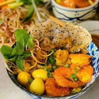 Hình ảnh Mì Quảng tôm thịt