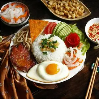 Hình ảnh Cơm sườn bì chả trứng