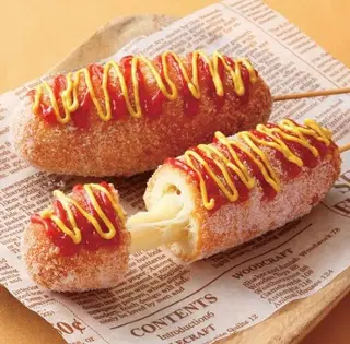 Hình ảnh Combo Hotdog phomai + Gà xiên que
