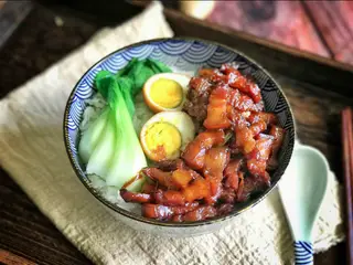 Hình ảnh Thịt kho trứng cút
