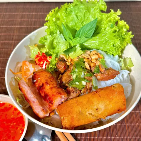 Hình ảnh Bún Thịt Nướng Khéo Ăn - Phan Bội Châu