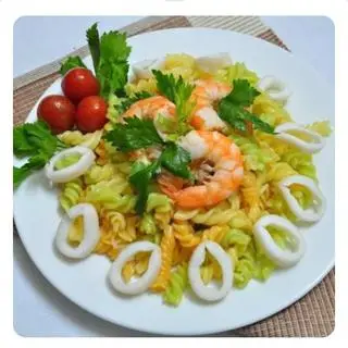 Hình ảnh Nui xào hải sản