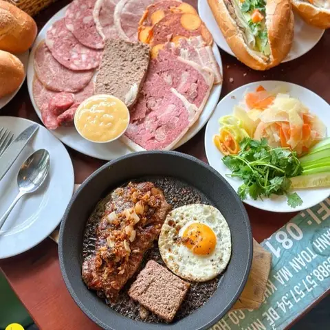 Hình ảnh Nguyên Sinh 1942 - Pate Giò Chả Bánh Mì - Trần Đình Xu