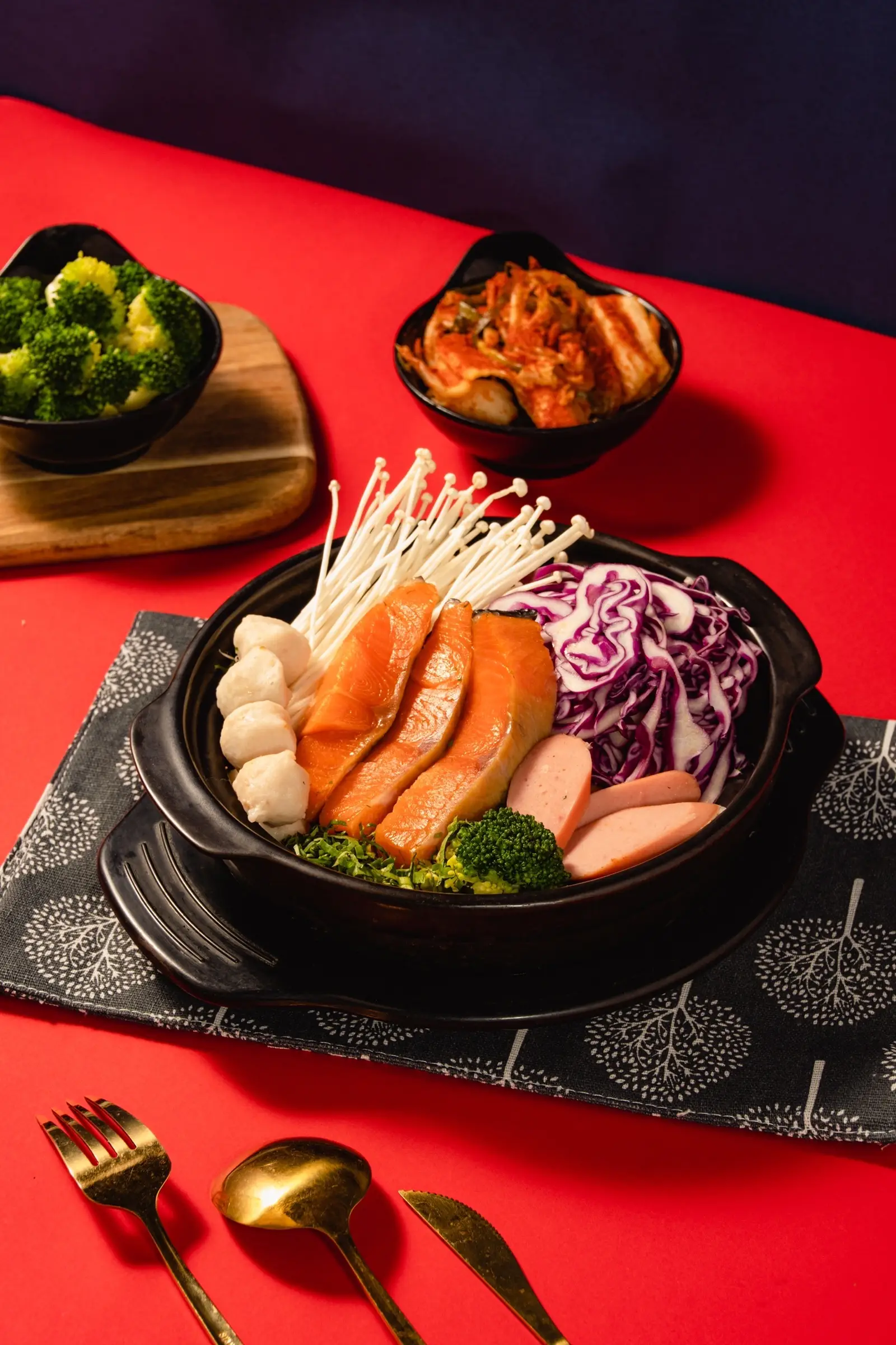 Hình ảnh Mì kim chi cá hồi