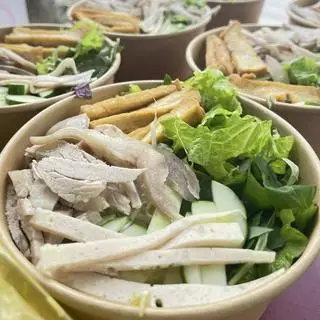 Hình ảnh Bún đậu hũ - tai heo