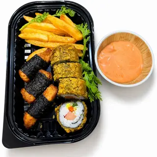 Hình ảnh 1 Kimbap - 3 gà cuộn rong biển + khoai tây phô mai