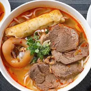 Hình ảnh Combo bún bò nạm chả - nước sâm