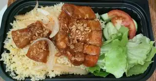 Hình ảnh Cơm thịt ba chỉ chiên nước mắm