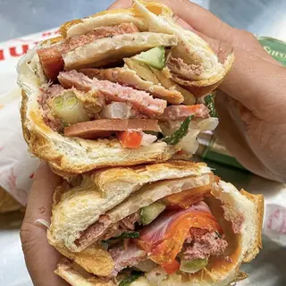 Hình ảnh Bánh mì chả Hà Nội