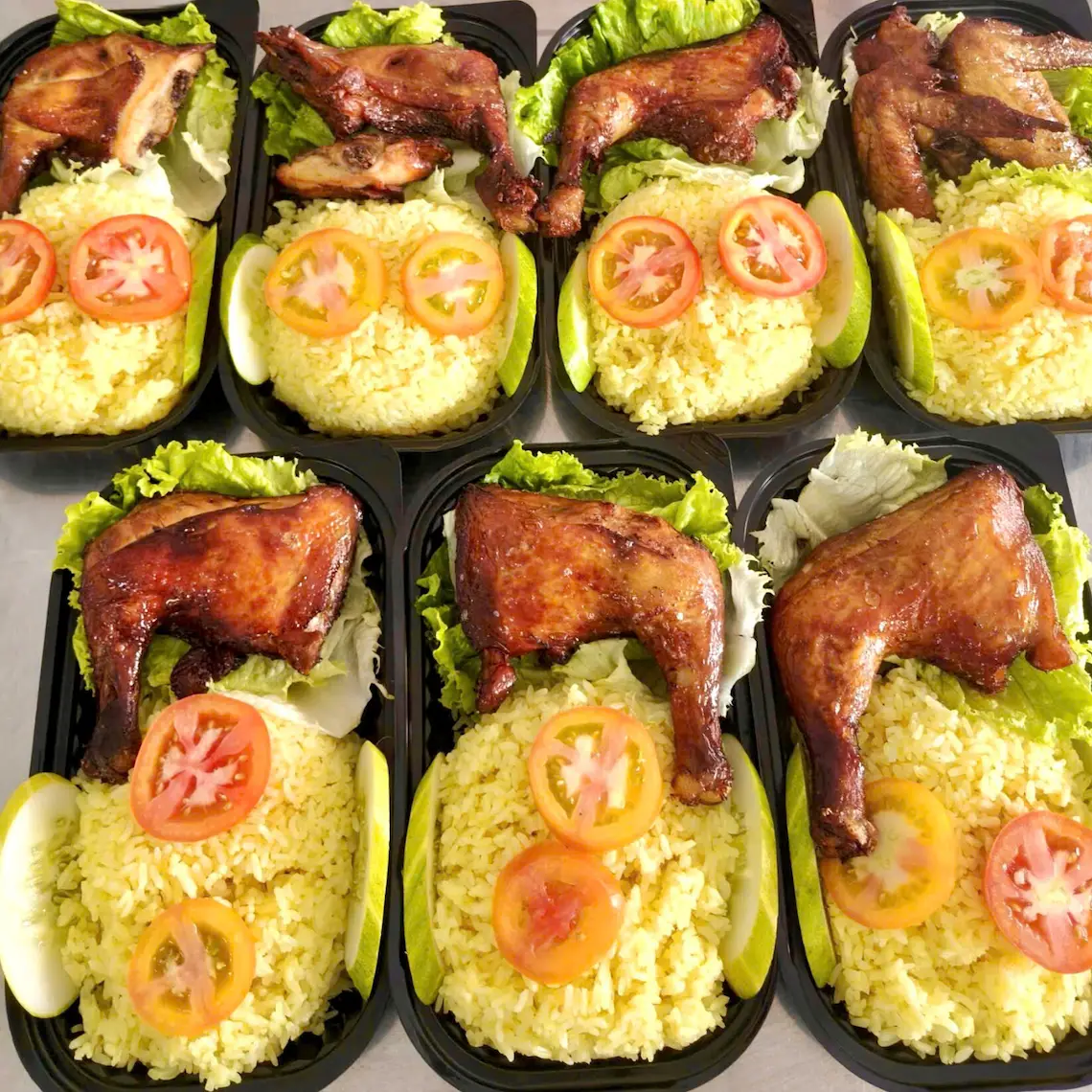 Hình ảnh Cơm Gà Xối Mỡ Nguyên Tâm - Phạm Thế Hiển
