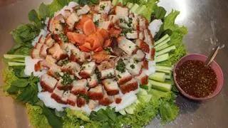 Hình ảnh Bánh hỏi heo quay