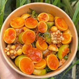 Hình ảnh Chân Gà Mix Trứng Non
