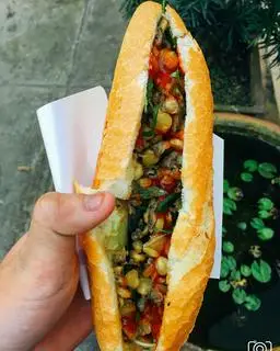 Hình ảnh Bánh mì hến bơ tỏi
